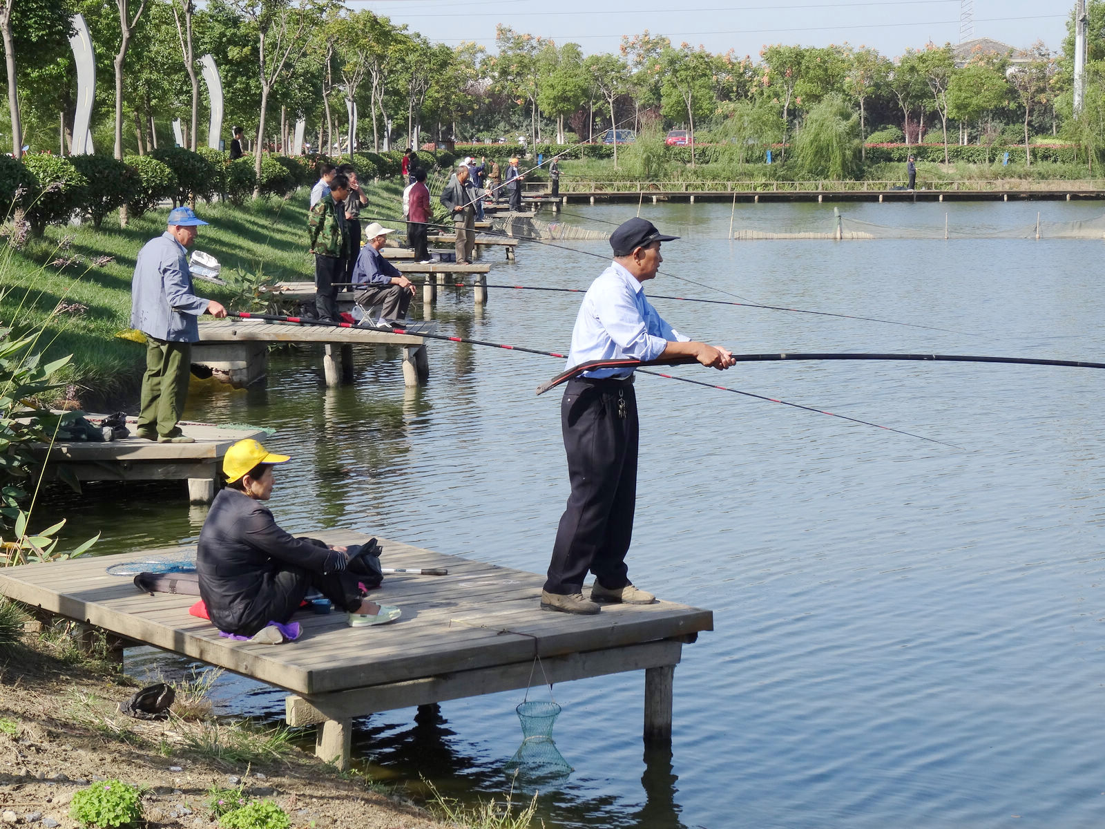 釣魚千萬不要跟新手抬杠，因為根本抬不住